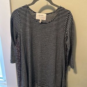 Anthropologie Long Sleeve Accent Sides. Size small